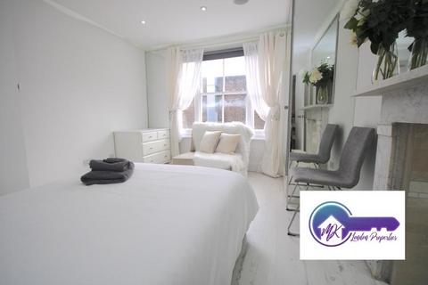 1 bedroom in a flat share to rent, London W2