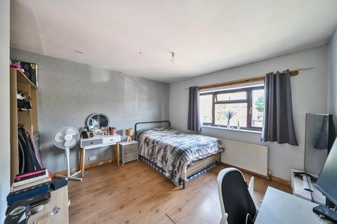 undefined, Leighton Gardens, Sanderstead, CR2 9DY
