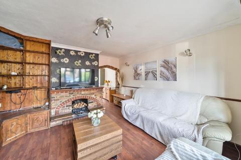 undefined, Leighton Gardens, Sanderstead, CR2 9DY