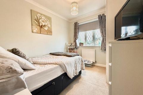 3 bedroom end of terrace house for sale, Spayne Close, Barton Hills, Luton, Bedfordshire, LU3 4BA