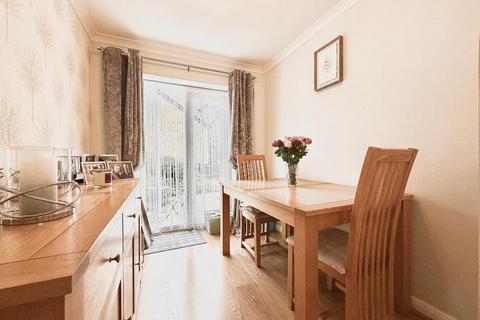 3 bedroom end of terrace house for sale, Spayne Close, Barton Hills, Luton, Bedfordshire, LU3 4BA