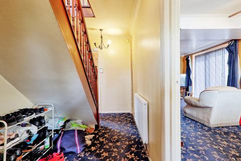 2 Montgomery Crescent, Romford, RM3 7UJ