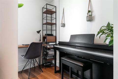 1 bedroom apartment for sale, Talisman Tower, London E14