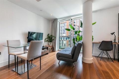 Lincoln Plaza, London E14