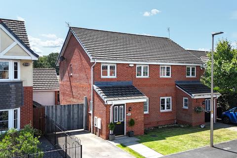 4 bedroom semi-detached house for sale, Weavermill Park, Ashton-in-Makerfield, Wigan, WN4 9EZ
