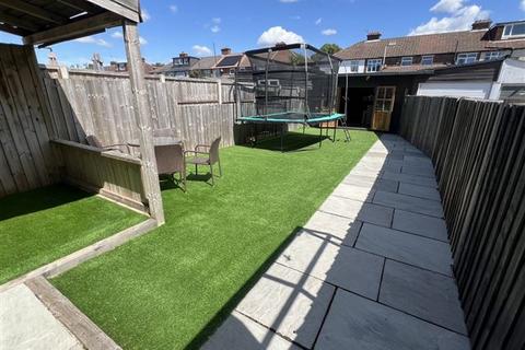 3 bedroom end of terrace house for sale, Chatsworth Avenue, Portsmouth PO6