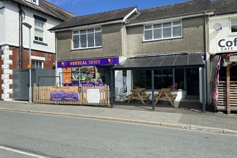 Shop to rent - Tilberthwaite Avenue, Coniston LA21