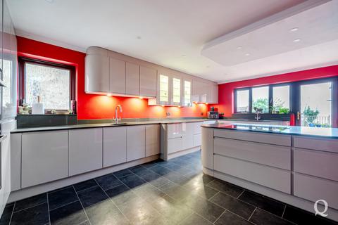 4 bedroom detached house for sale, Southsea Avenue, Minster on Sea, Sheerness, Kent, ME12