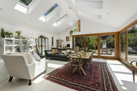 3 bedroom semi-detached house for sale, Dalton Square, Cambridge CB4