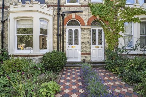 3 bedroom terraced house for sale, Victoria Park, Cambridge CB4
