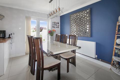 77 Babbacombe Road, Styvechale, Coventry, CV3 5NZ