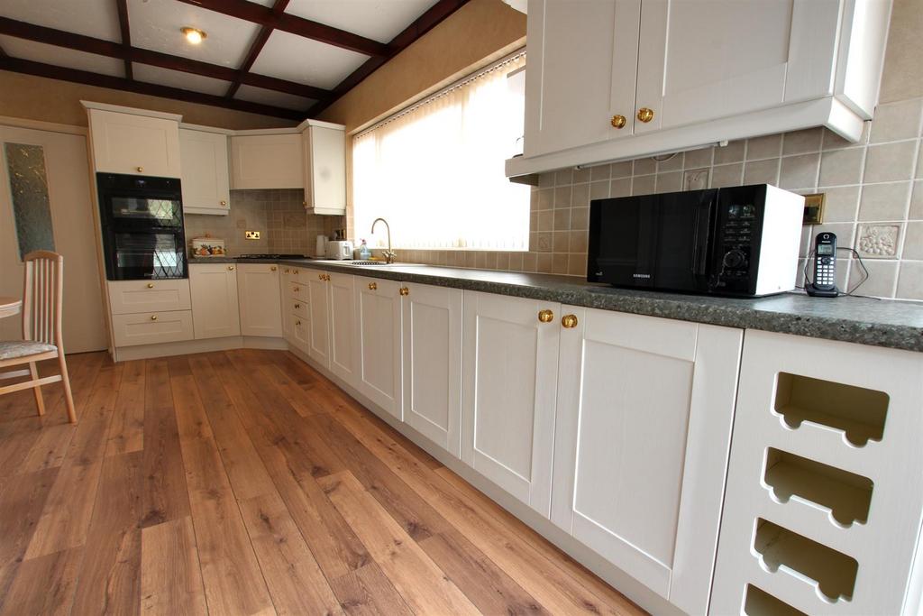 Img 1379-img 1381.jpg