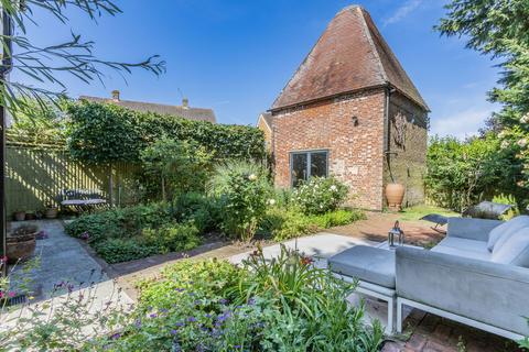 undefined, With A Detached Kiln In Sandhurst