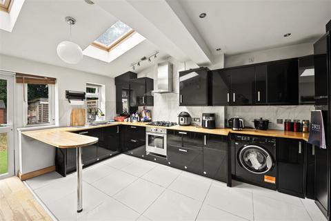 3 bedroom terraced house for sale, Wills Crescent, Whitton TW3