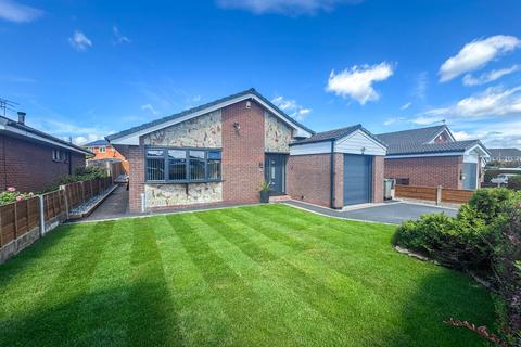 3 Bellingham Close, Bury, BL8 2TU