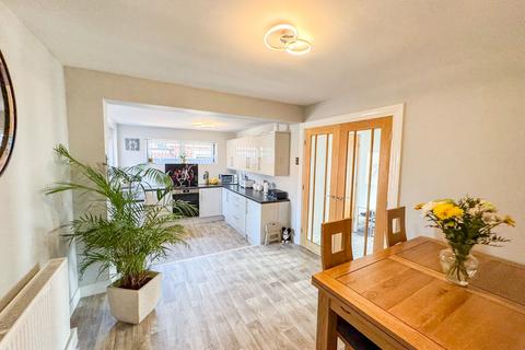 3 Bellingham Close, Bury, BL8 2TU