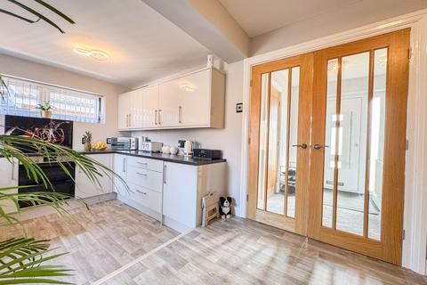3 Bellingham Close, Bury, BL8 2TU