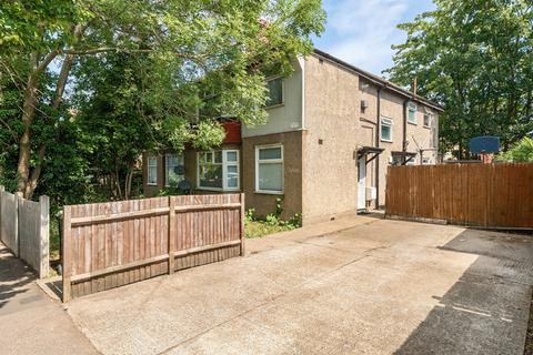 2 The Close, London, SE25 5BW