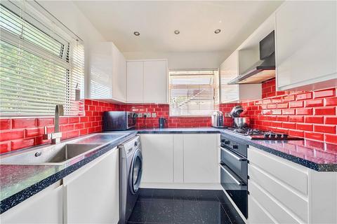 2 The Close, London, SE25 5BW