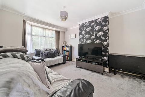 2 The Close, London, SE25 5BW