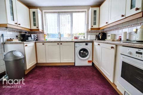 3 bedroom end of terrace house for sale, Tudor Road, Doncaster