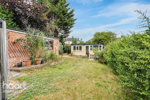 3 bedroom end of terrace house for sale, Tudor Road, Doncaster