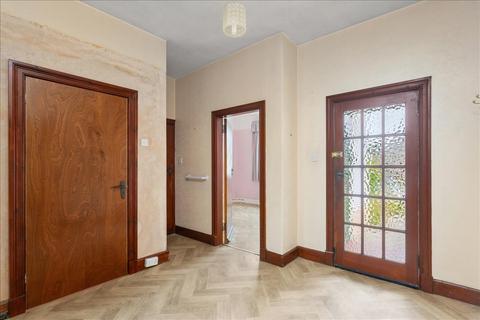 2 Davidson Park, Edinburgh, EH4 2PF