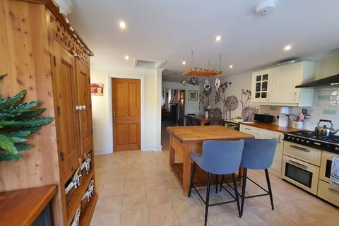 2 bedroom end of terrace house for sale, North Street, Martock, TA12