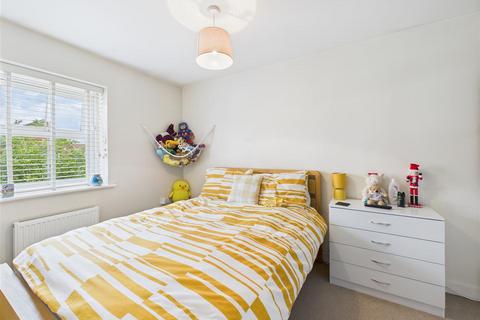 8 Eaton Close, Anlaby, Hull, HU10 7EY