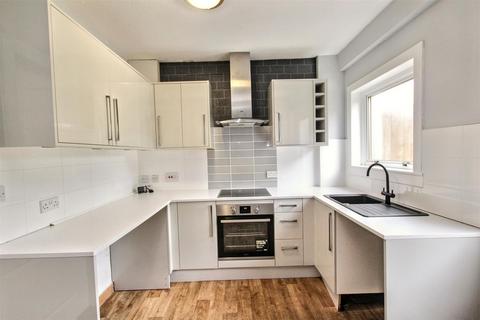 81 Cairneymount Road, Carluke, ML8 4DZ