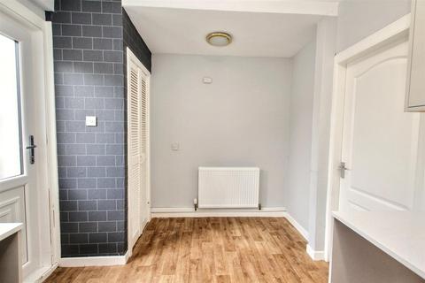 81 Cairneymount Road, Carluke, ML8 4DZ
