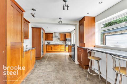 4 bedroom semi-detached house for sale, Middlegate Green, Loveclough