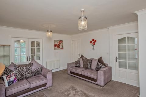 15 Teasel Close, Liversedge, WF15 8BJ