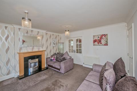 15 Teasel Close, Liversedge, WF15 8BJ