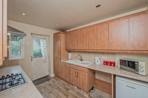 15 Teasel Close, Liversedge, WF15 8BJ