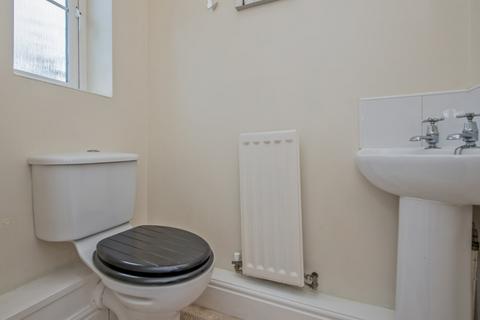 15 Teasel Close, Liversedge, WF15 8BJ