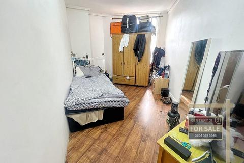undefined, Heston Road, HOUNSLOW TW5