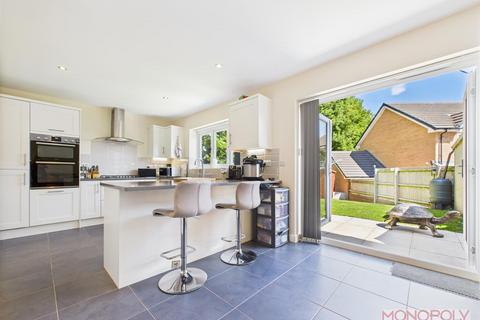 4 bedroom detached house for sale, Maes Gwyrdd, Gwersyllt, Wrexham