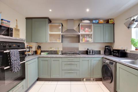 4 bedroom end of terrace house for sale, Peter Taylor Avenue, Braintree CM7