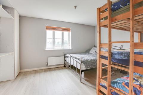 4 bedroom end of terrace house for sale, Peter Taylor Avenue, Braintree CM7