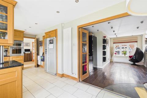 11 Tennand Close, Cheshunt, Waltham Cross, EN7 6DJ