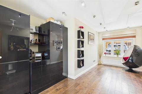 11 Tennand Close, Cheshunt, Waltham Cross, EN7 6DJ