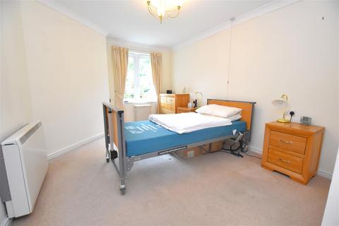 1 bedroom retirement property for sale, Ashingdon Road, Rochford