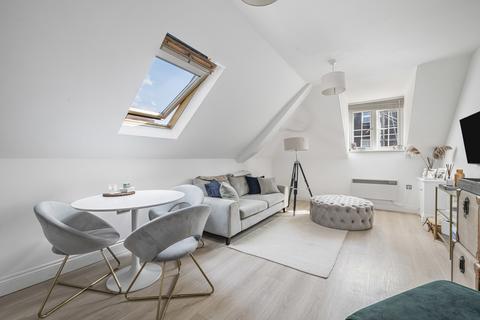 undefined, Baker Street, Surrey KT13