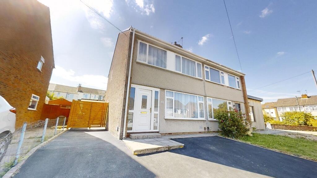 Bright and well-maintained semi-detached house ...