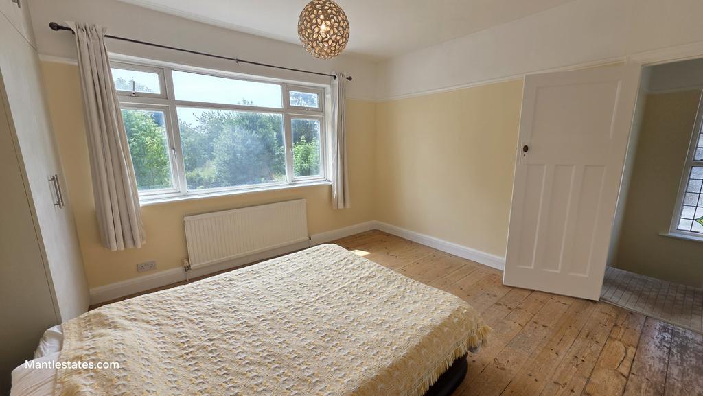 Rear bedroom