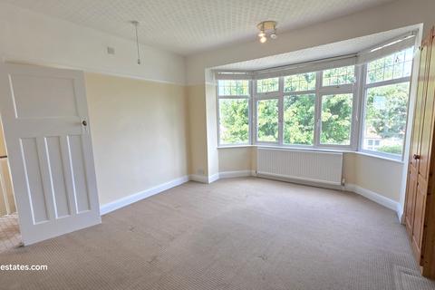 104 Cat Hill, Barnet, EN4 8HX