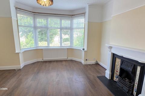 104 Cat Hill, Barnet, EN4 8HX