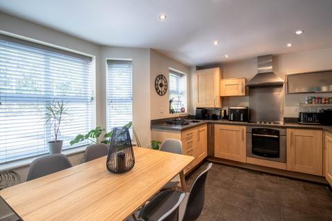 35 Crownoakes Drive, Wordsley, Stourbridge, DY8 5SQ
