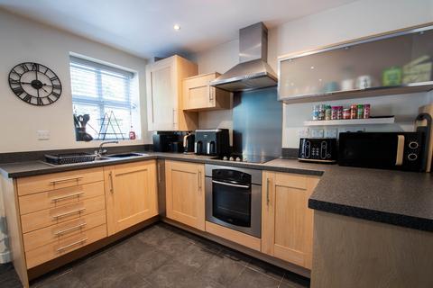 35 Crownoakes Drive, Wordsley, Stourbridge, DY8 5SQ